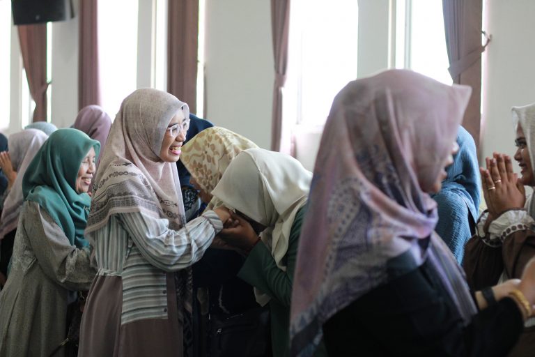 Keluarga Besar MTsN 1 Malang Gelar Halal Bihalal, Pererat Silaturahmi di Momen Lebaran