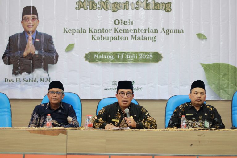 Kepala Kemenag Kabupaten Malang Berikan Pembinaan dan Apresiasi kepada MTsN 1 Malang