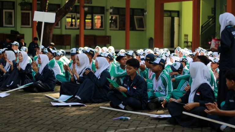 MTsN 1 Malang Gelar Apel Pembukaan MATSAMA Tahun Ajaran 2025/2026 dengan Semangat “TARUNA MAHABBA”
