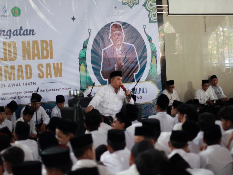 Peringatan Maulid Nabi di MTsN 1 Malang: Sederhana, Penuh Makna, dan Menyentuh Hati