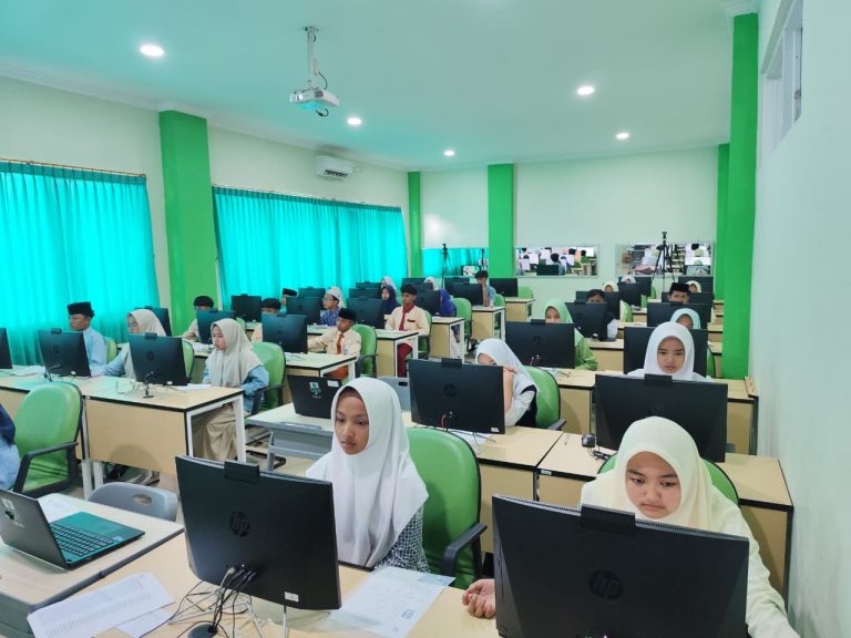 MTsN 1 Malang Sukses Selenggarakan Olimpiade Madrasah Indonesia 2025