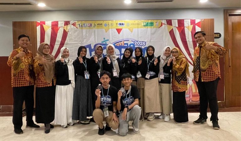 MEMBANGGAKAN, SISWA MTSN 1 MALANG RAIH PRESTASI LOMBA KARYA TULIS ILMIAH TINGKAT NASIONAL 