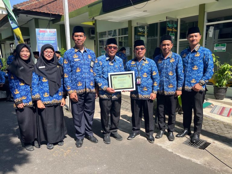 Kepala MTsN 1 Malang Raih Emas Internasional, Harumkan Kemenag di Hari KORPRI ke-54