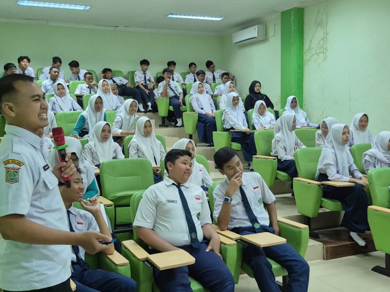 Cegah Sejak Dini, MTsN 1 Malang Gandeng Puskesmas Gondanglegi Sosialisasikan IMS