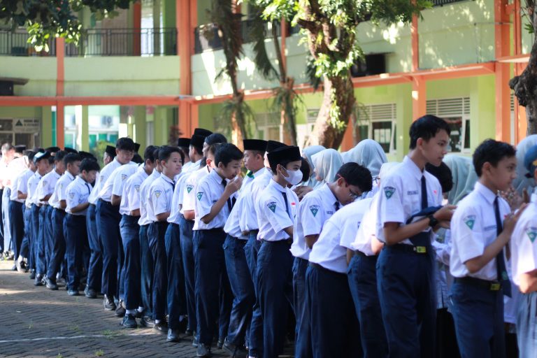 APEL SENIN DAN HALAL BIHALAL MTSN 1 MALANG, PERKUAT KEBERSAMAAN PASCA RAMADAN