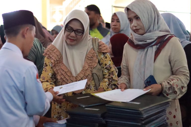 TAK SEKADAR NILAI, MTSN 1 MALANG RAYAKAN PERJUANGAN DAN KELULUSAN PESERTA DIDIK KELAS IX
